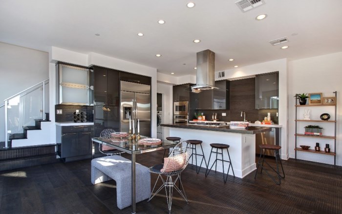 які натяжні стелі краще для кухні