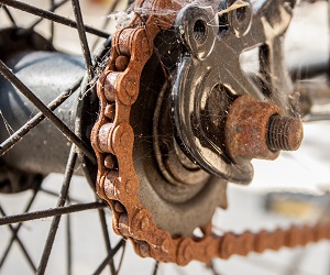 So entfernen Sie Rost von Metall – verfügbare Methoden Як очистити іржу з металу