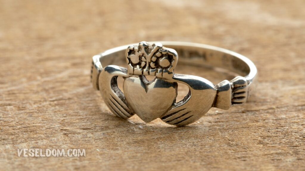 Cómo limpiar plata ennegrecida