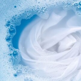 Cómo blanquear cosas blancas amarillentas en casa